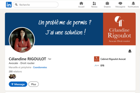 Personne souriante avec un message: "Un problème de permis ? J'ai une solution !"